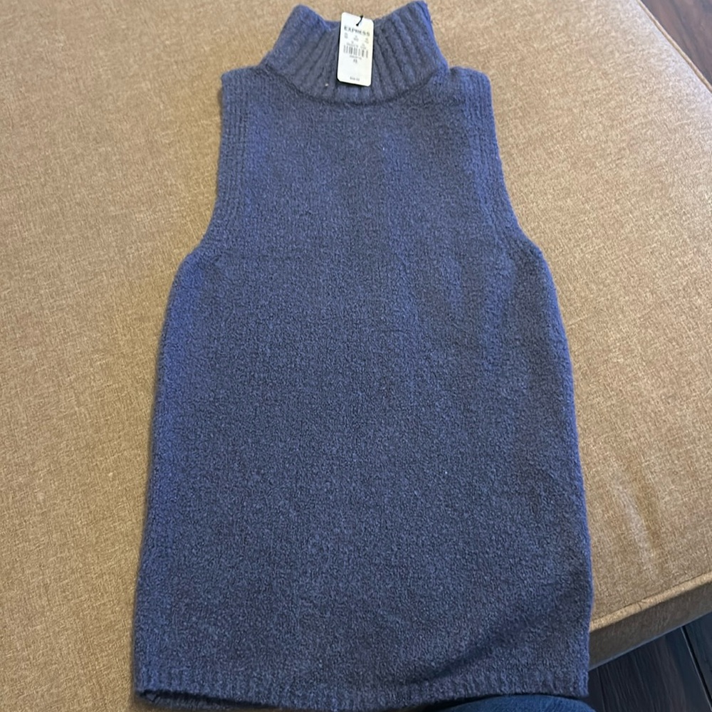 Express women top .